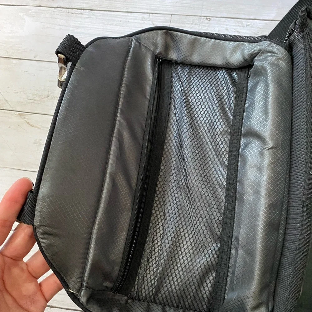 Nikon Genuine DSLR Camera Bag Black - Adjustable Compartments
